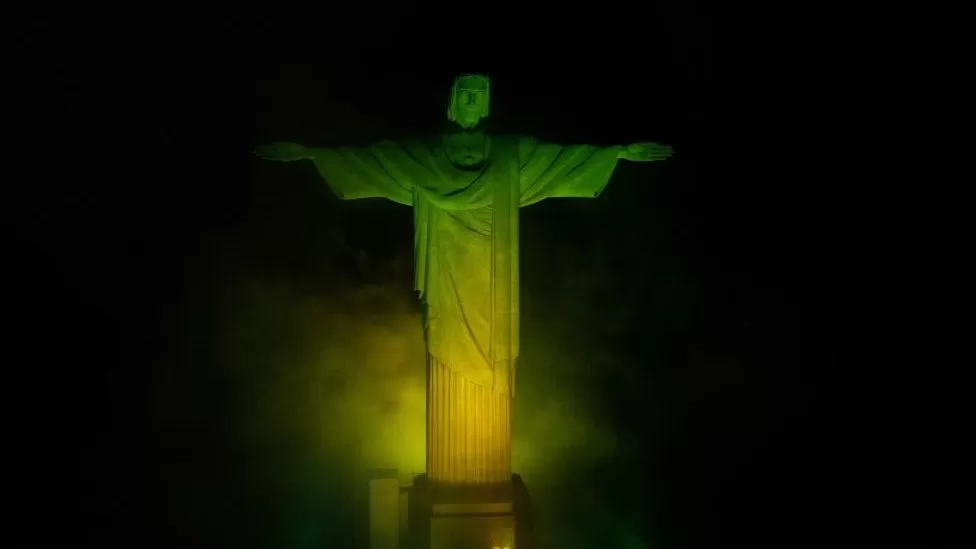 مجسمه ی مسیح، به نقش پرچم برزیل