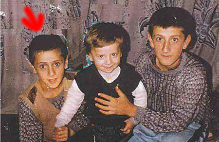 علی کریمی و برادرانش در کودکی