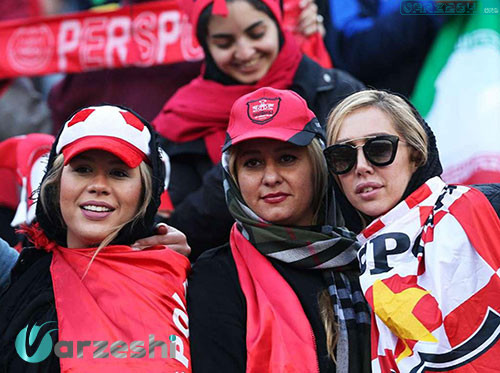 آیا دیدن فوتبال برای زنان حرام است