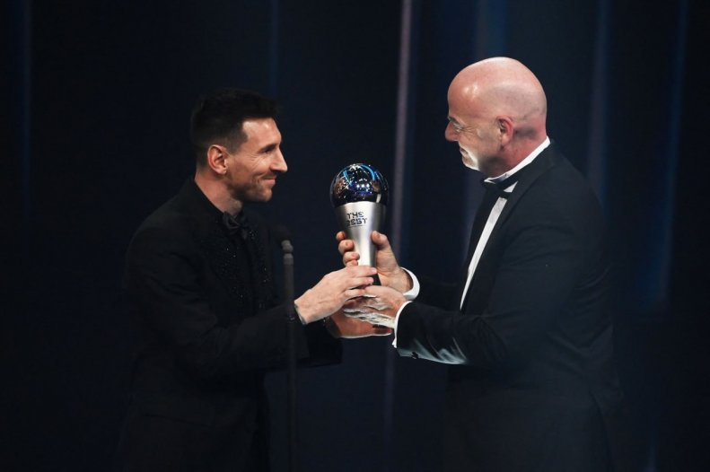 مسی برنده جایزه بهترین بازیکن سال فیفا